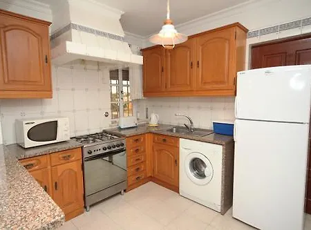 V4 Com Piscina Privada A 400 Metros Da Casa de Férias