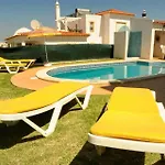 V4 Com Piscina Privada A 400 Metros Da Албуфейра