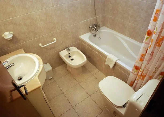 V4 Com Piscina Privada A 400 Metros Da *