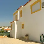 V4 Com Piscina Privada A 400 Metros Da Feriehus Albufeira