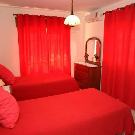 V4 Com Piscina Privada A 400 Metros Da * Αλμπουφέιρα